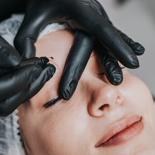 guida alla cura del trucco permanente